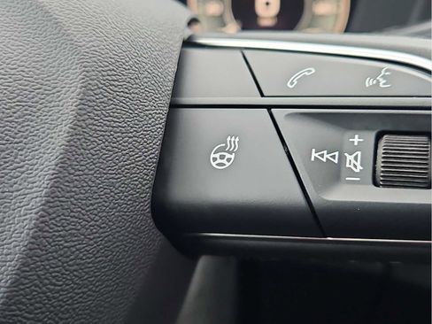 Used 2024 Audi Q5 e Premium Plus w/ Premium Plus Package image 29