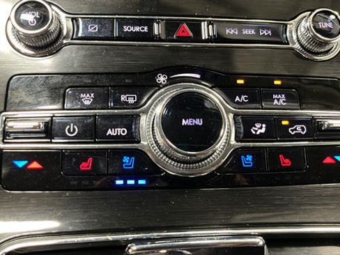 Used 2023 Lincoln Nautilus Reserve AWD/4WD image 18