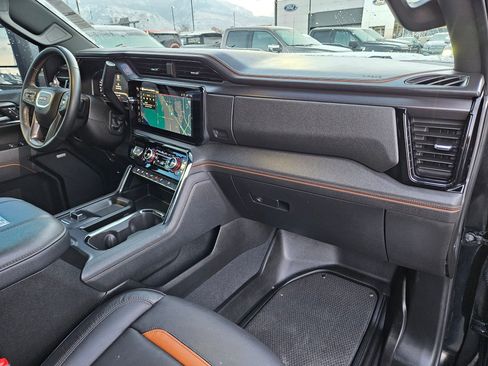Used 2025 GMC Sierra 2500 AT4 image 36