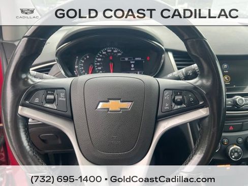 Used 2019 Chevrolet Trax LT w/ Sun & Sound Package AWD/4WD image 14