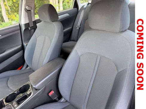 Used 2018 Hyundai Sonata SE FWD image 12