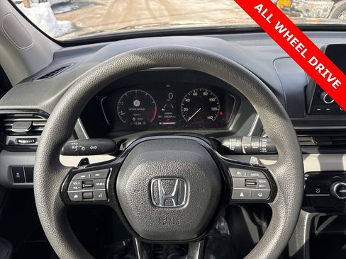 Used 2023 Honda Pilot LX image 16