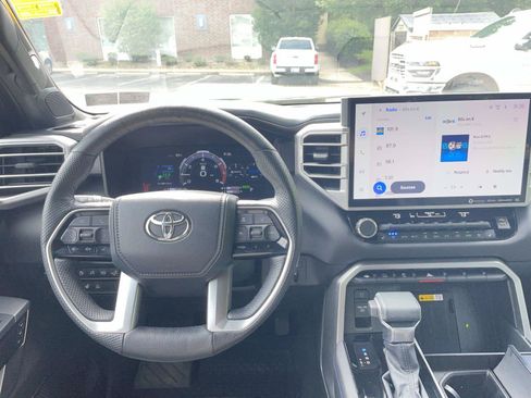 Used 2024 Toyota Sequoia Platinum AWD/4WD image 2