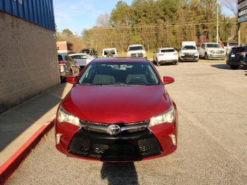 Used 2016 Toyota Camry XSE w/ Moonroof Package image 2