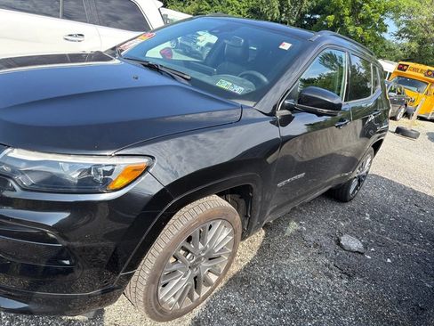 Used 2023 Jeep Compass High Altitude w/ Driver Assist Group I AWD/4WD image 3