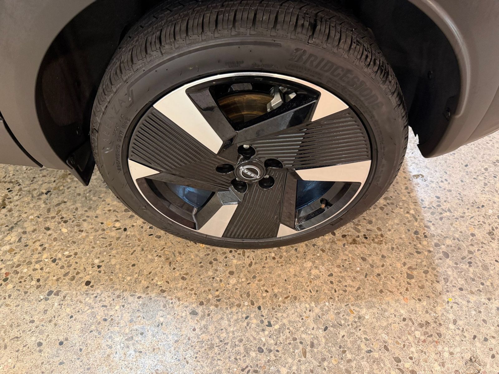 Used 2026 Nissan Kicks SR FWD image 28