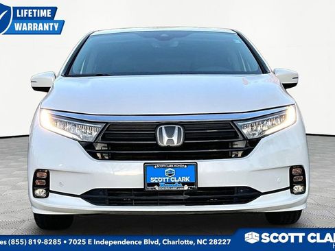 Used 2023 Honda Odyssey Touring image 2