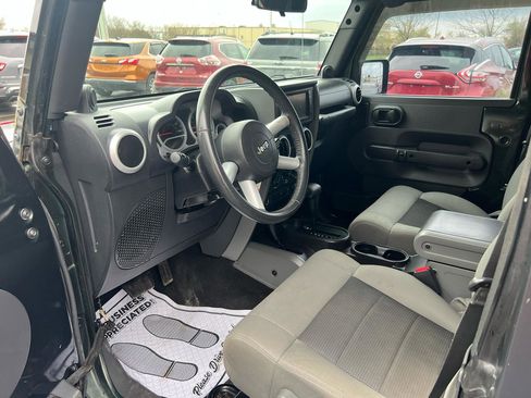 Used 2010 Jeep Wrangler Sahara image 12