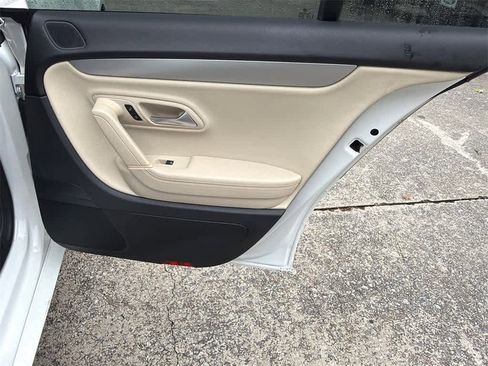 Used 2012 Volkswagen CC Sport image 15