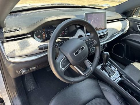 Used 2024 Jeep Compass Latitude AWD/4WD image 24