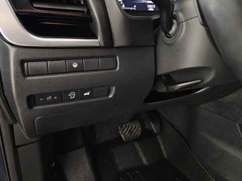 Used 2025 Nissan Rogue SL image 23