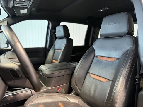 Used 2023 GMC Sierra 2500 AT4 w/ AT4 Preferred Package image 9