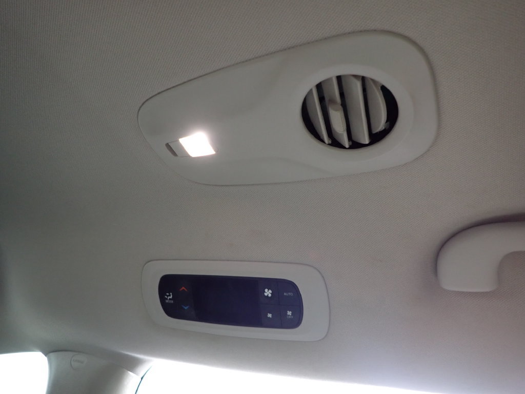 Used 2021 Chrysler Pacifica Touring-L FWD image 34