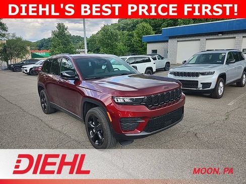 Certified 2025 Jeep Grand Cherokee Altitude AWD/4WD image 1
