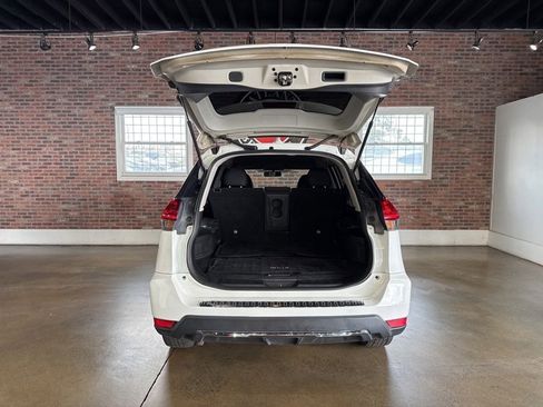 Used 2018 Nissan Rogue S image 39