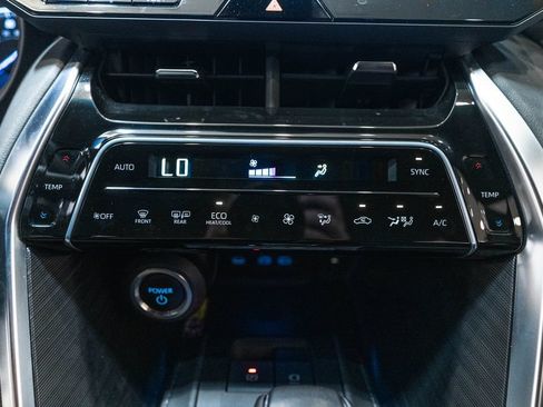 Certified 2024 Toyota Venza XLE AWD/4WD image 28