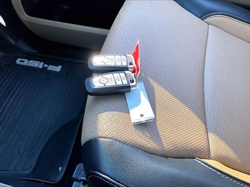 Used 2022 Ford F150 Lariat w/ Equipment Group 502A High image 13