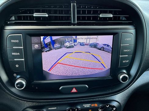 Used 2022 Kia Soul LX FWD image 16