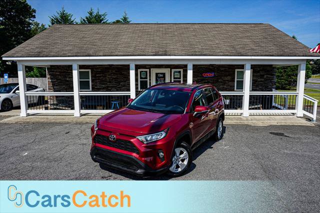 Used 2019 Toyota RAV4 XLE FWD image 2