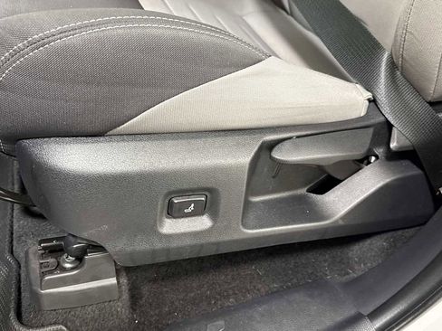 Used 2024 Toyota Tacoma TRD Off-Road image 14