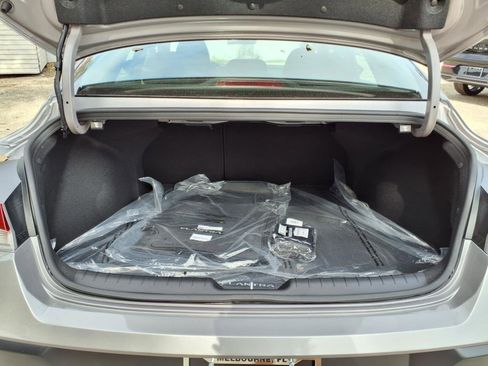 New 2025 Hyundai Elantra SEL image 31