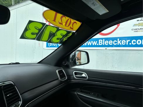 Used 2021 Jeep Grand Cherokee Limited image 36