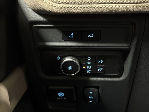 Used 2024 Ford Expedition Limited image 18