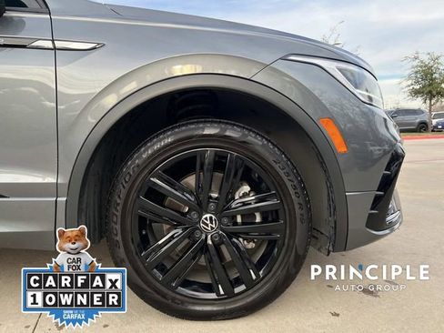 Certified 2022 Volkswagen Tiguan SE R-Line image 10
