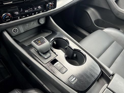 Certified 2023 Nissan Rogue SV w/ SV Premium Package image 17