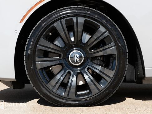 Used 2024 Rolls-Royce Ghost image 9