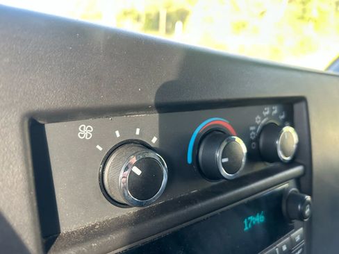 Used 2017 Chevrolet Express 2500 image 20