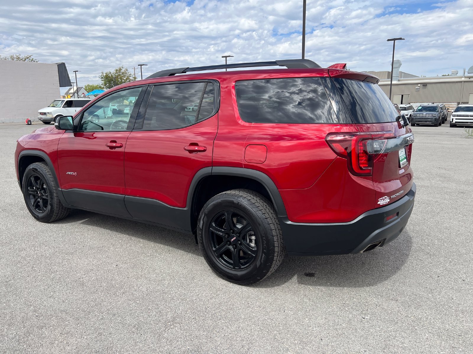 Used 2022 GMC Acadia AT4 w/ Technology Package AWD/4WD image 5