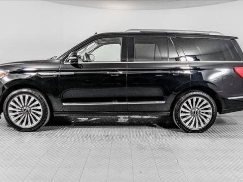 Used 2018 Lincoln Navigator Reserve w/ Technology Package AWD/4WD image 3