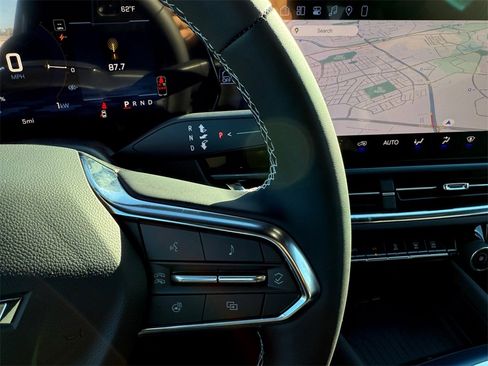 New 2026 Chevrolet Equinox EV LT image 17