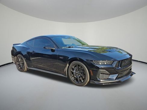 Used 2025 Ford Mustang GT image 1