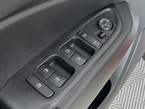 Certified 2024 Hyundai Venue Limited FWD image 18