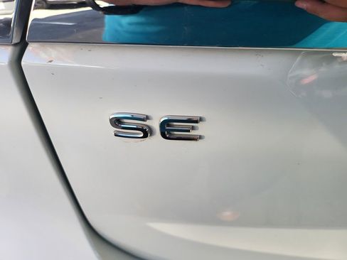 Used 2025 Volkswagen Atlas SE image 11