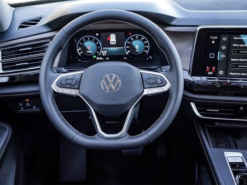 New 2026 Volkswagen Atlas SE image 20