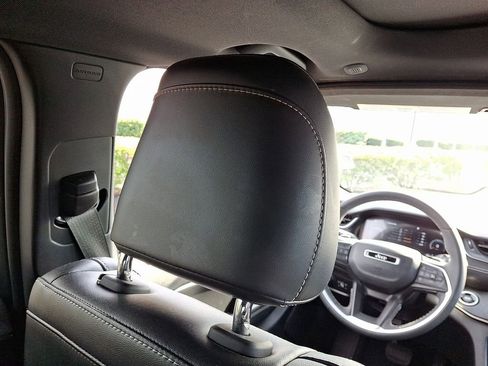 Used 2023 Jeep Grand Cherokee Altitude AWD/4WD image 14