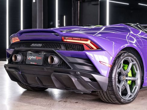 Used 2023 Lamborghini Huracan EVO RWD image 19