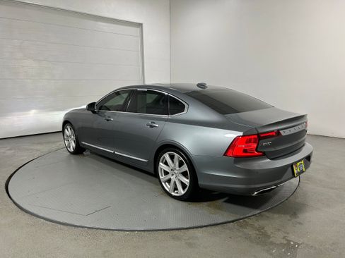 Used 2018 Volvo S90 T6 Inscription w/ Convenience Package image 19