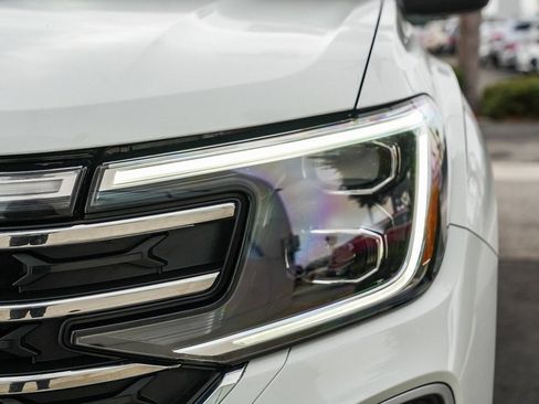 Used 2024 Volkswagen Atlas SE image 8