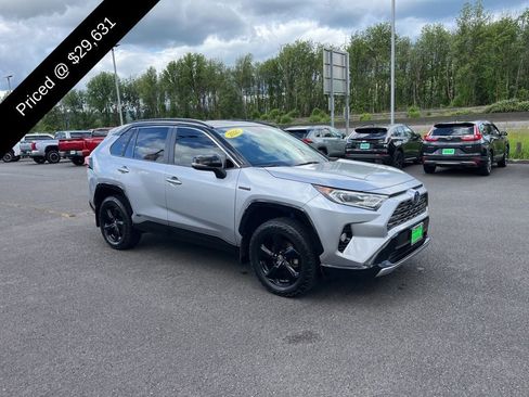 Used 2020 Toyota RAV4 XSE AWD/4WD image 3