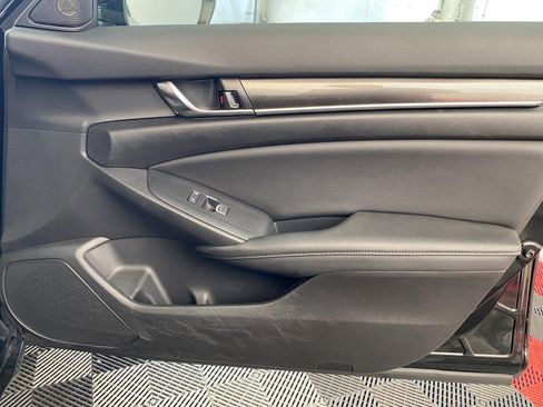 Used 2020 Honda Accord Sport image 7