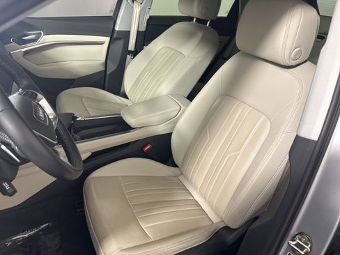 Used 2021 Audi e-tron Premium Plus w/ Premium Plus Package image 10