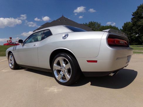 Used 2010 Dodge Challenger R/T w/ Sound Group image 23