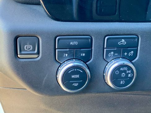 Used 2023 GMC Sierra 1500 Elevation image 45