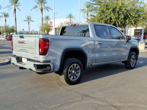 Used 2024 GMC Sierra 1500 AT4 w/ Technology Package AWD/4WD image 4