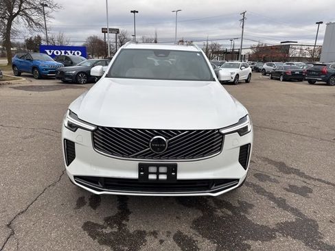 Used 2025 Volvo XC90 B5 Plus image 2