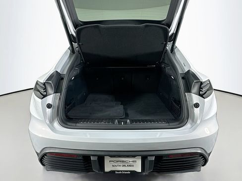 Certified 2025 Porsche Macan Electric RWD image 28